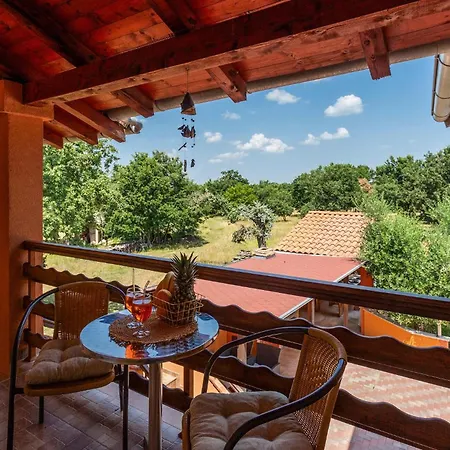 4 Bedroom Stunning In Skicini Semesterbostad *