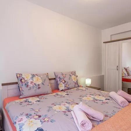 4 Bedroom Stunning In Skicini *