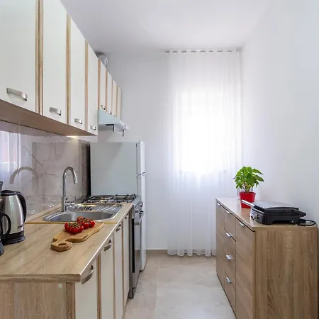 Holiday home 4 Bedroom Stunning In Skicini