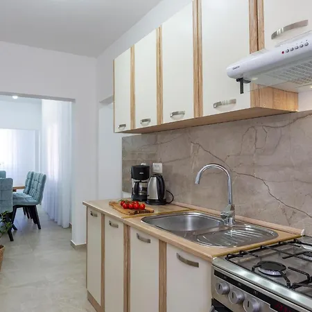 4 Bedroom Stunning In Skicini *