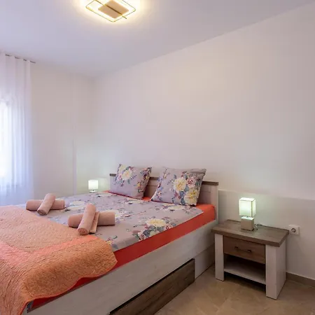 4 Bedroom Stunning In Skicini * Jursici