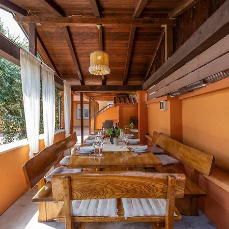 4 Bedroom Stunning In Skicini Jursici