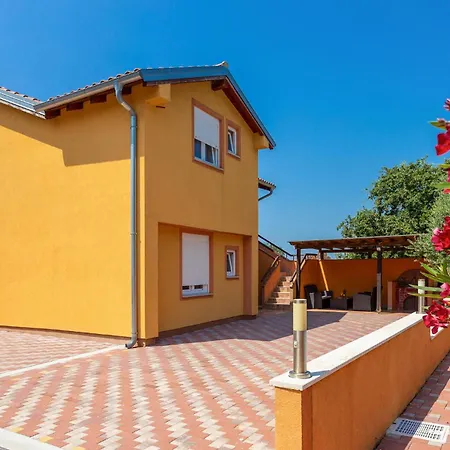 4 Bedroom Stunning In Skicini * Jursici