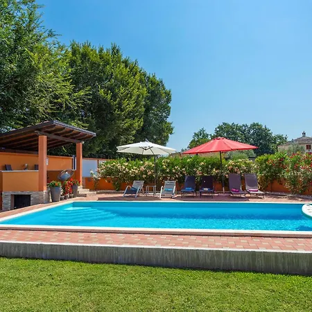 4 Bedroom Stunning In Skicini Holiday home